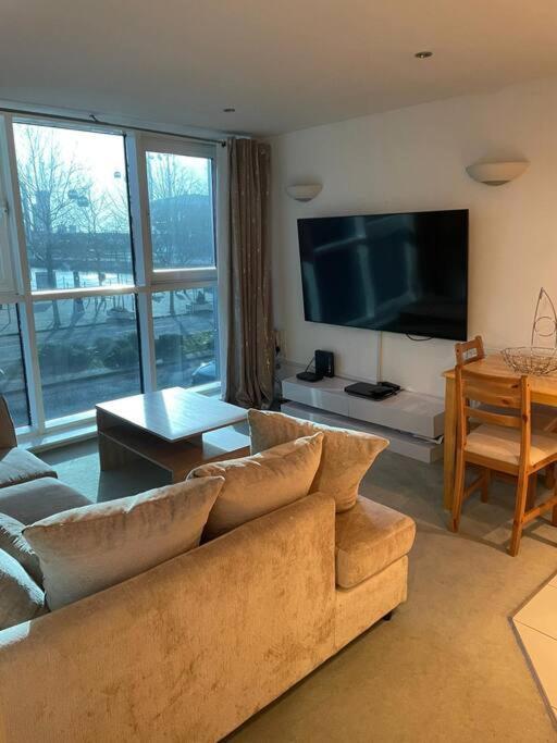 1 Bedroom Royal Docks Londra